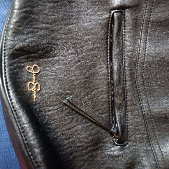 2 Purses - Picture 2 of 9